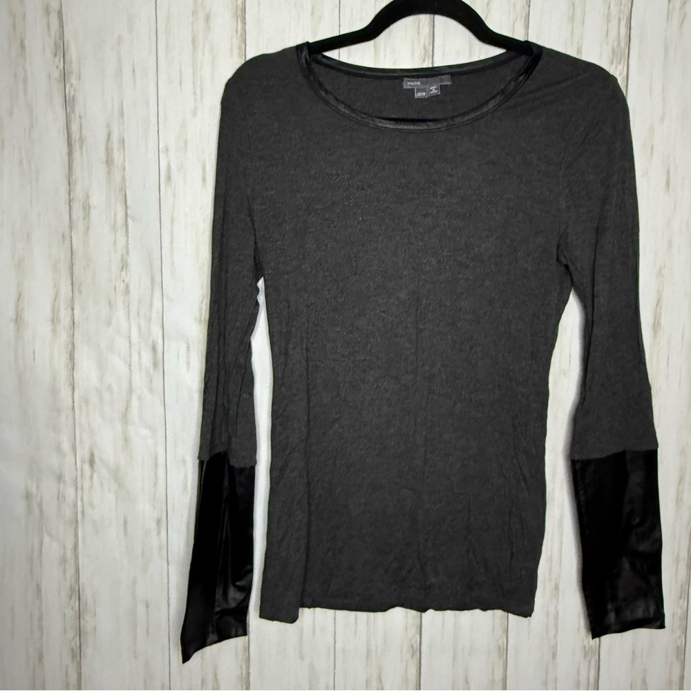 Vince gray with black sleeves XS